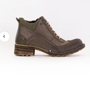 V-Italia Giovanne 1162 olive women’s leather ankle bootie boots size 40